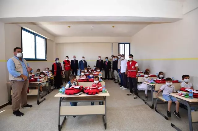 Suriye'nin Cerablus kentinde Eman Filistin Okulu açıldı