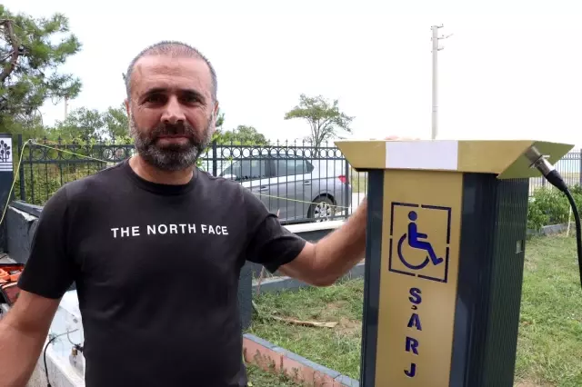 Tasarladığı şarj istasyonu ile akülü araç kullanan engellilere umut olacak