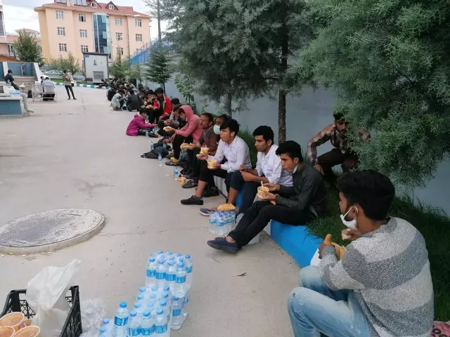 Bir tırda 69 düzensiz göçmen yakalandı