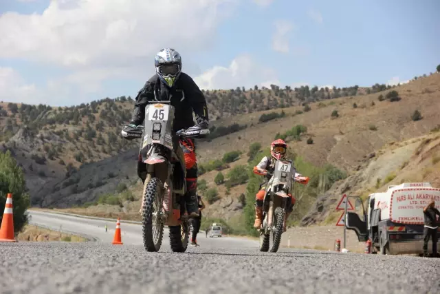 TransAnatolia Rally Raid'de sürücüler Sivas'a ulaştı (1)