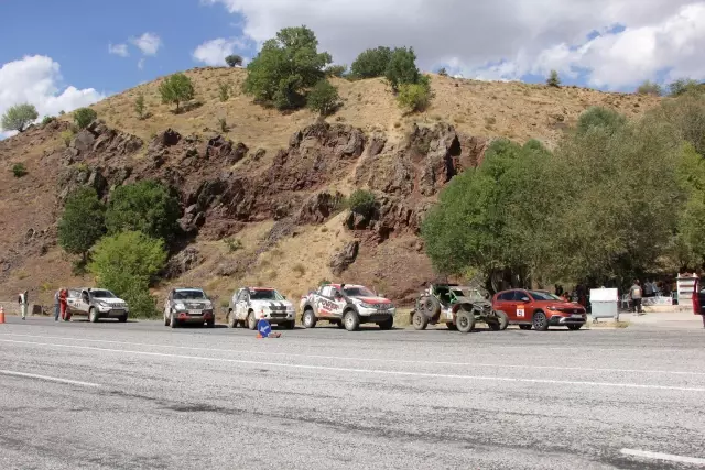TransAnatolia Rally Raid'de sürücüler Sivas'a ulaştı (1)