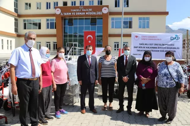 Tunceli'de çiftçilere süt sağım makinesi ve soğutma tankı dağıtıldı