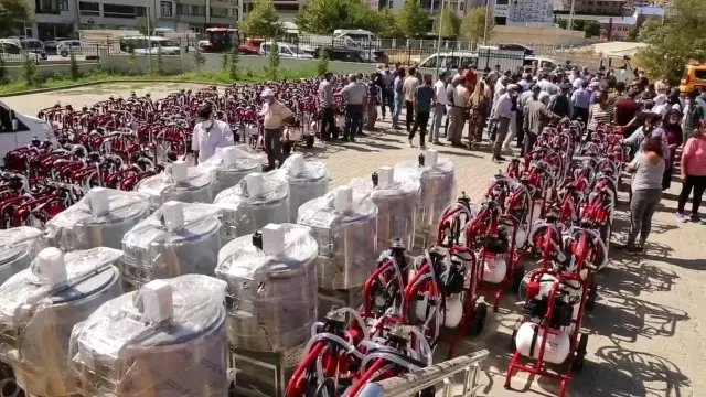 Tunceli'de çiftçilere süt sağım makinesi ve soğutma tankı dağıtıldı