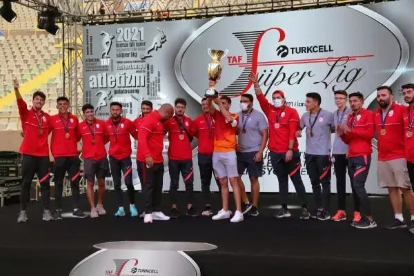 SPOR Turkcell Atletizm Süper Ligi'nde şampiyon Enka