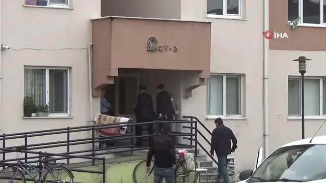 Turşu bidonu almak için indiği bodrumda komşusunun cesedini buldu