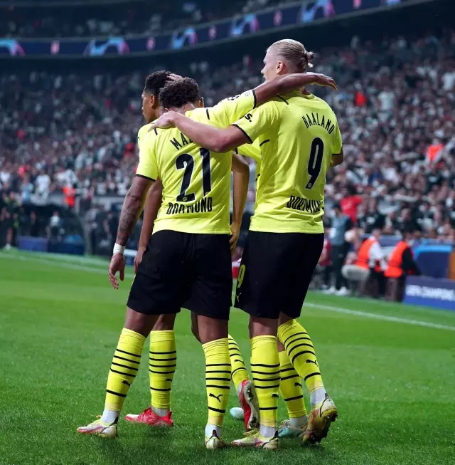 UEFA Şampiyonlar Ligi: Beşiktaş: 1 - Borussia Dortmund: 2 (Maç sonucu)