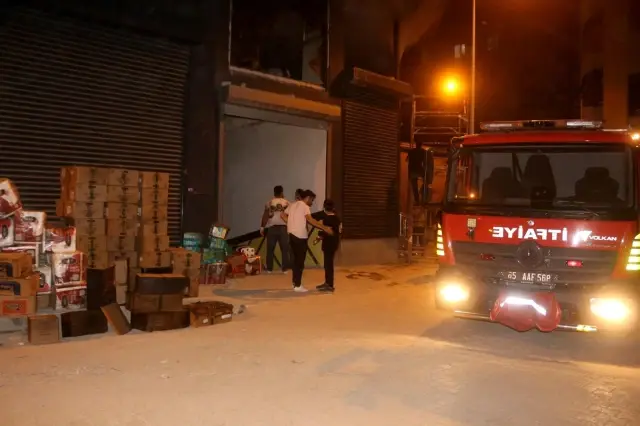 Son dakika haberi | Van'da çıkan yangında esnaf seferber oldu