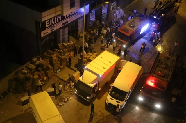 Son dakika haberi | Van'da çıkan yangında esnaf seferber oldu