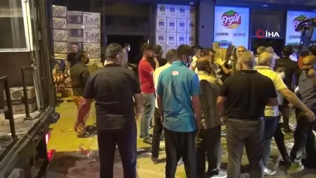 Son dakika haberi | Van'da çıkan yangında esnaf seferber oldu