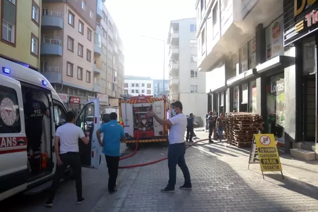 Son dakika haber... Van'da yangın korkulu anlar yaşattı...2'si çocuk 3 kişi yaralandı