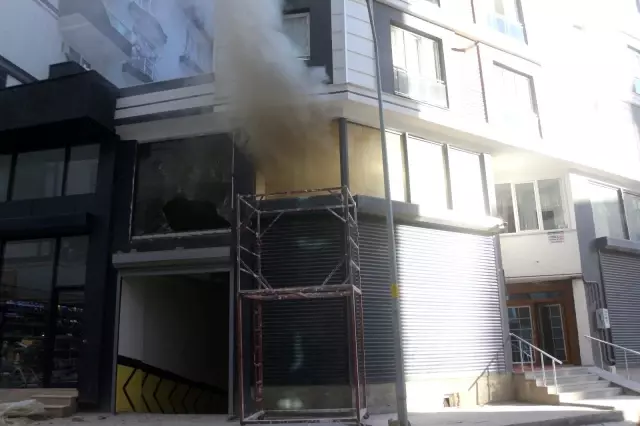 Son dakika haber... Van'da yangın korkulu anlar yaşattı...2'si çocuk 3 kişi yaralandı