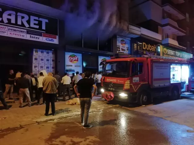 Toptan gıda ve temizlik deposunda yangın