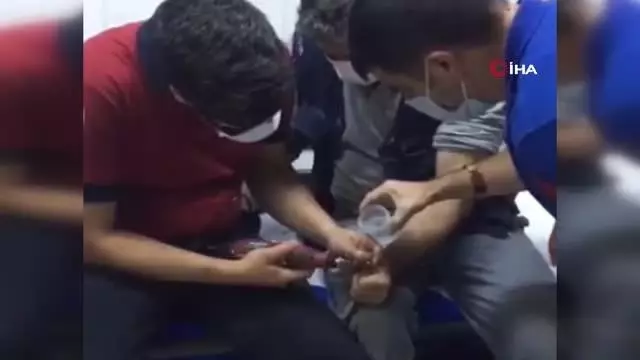 Son dakika haberi: Yalova'da bir kişinin parmağına batan çivi itfaiye operasyonuyla çıkarıldı