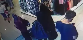Seyhan: Son dakika haberi | Adana'da yankesicilik yöntemiyle hırsızlık yapan kadınlar kamerada Seyhan: Son dakika haberi | Adana'da yankesicilik yöntemiyle hırsızlık yapan kadınlar kamerada