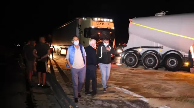 Ahşap malzeme yüklü tır devrildi: 6 yaralı