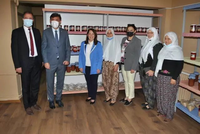 AK Parti'li Emine Nur Günay'dan Sarıcakaya ilçesine ziyaret