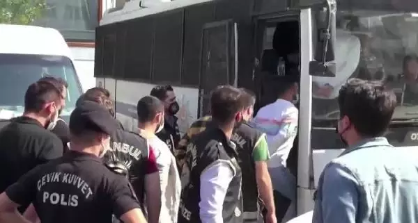 'ARAP EMRAH' ÇETESİNE YAPILAN OPERASYONDA GÖZALTINA ALINAN 23 KİŞİ ADLİYEYE SEVK EDİLDİ