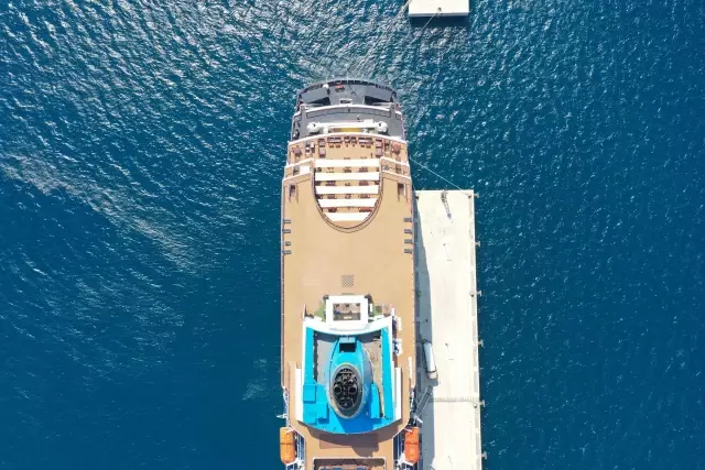 Drone - Bahama bayraklı kruvaziyer Blue Sapphire 218 yolcusuyla Bodrum'a geldi