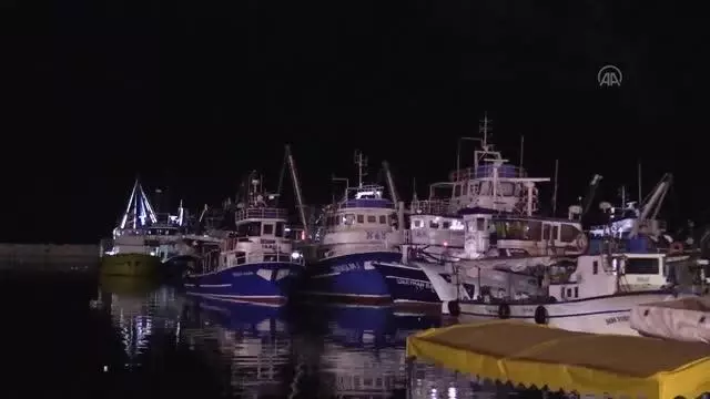 Balıkçılar av yasağının kalkmasıyla denize açıldı