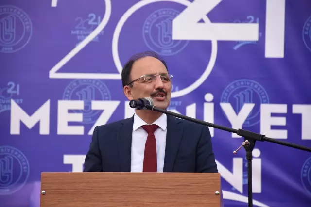 Bartın Üniversitesinde mezuniyet sevinci