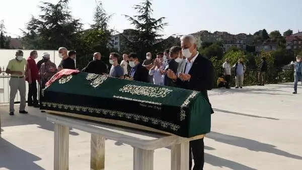 Beykoz'daki trafik kazasında ölen baba ile kızı son yolculuklarına uğurlandı