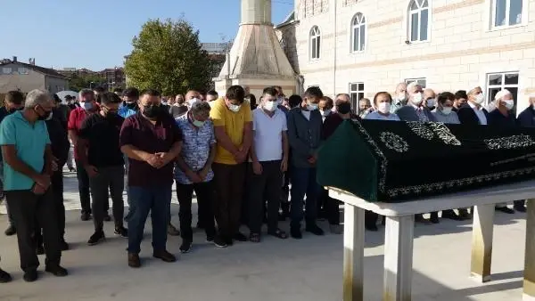 Beykoz'daki trafik kazasında ölen baba ile kızı son yolculuklarına uğurlandı