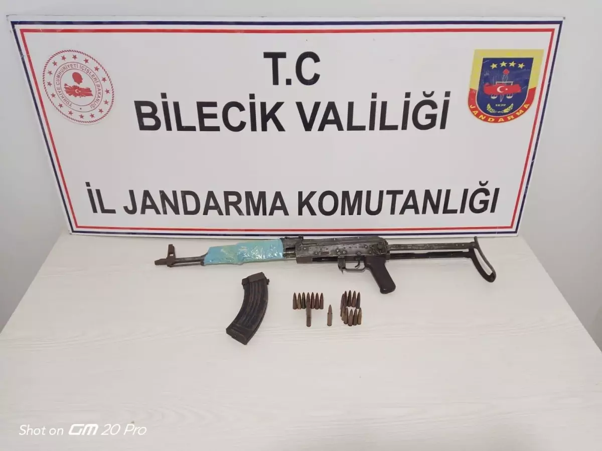 Son dakika haberi: Bilecik'te aracında uzun namlulu silah ele geçirilen şüpheli gözaltına alındı