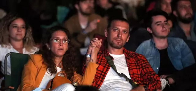 Bülent Ortaçgil Güz Konserleri'nde nostalji yaşattı
