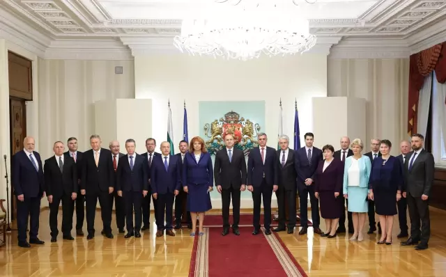 Bulgaristan'da erken genel seçim ile cumhurbaşkanı seçimi 14 Kasım'da yapılacak