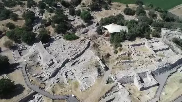 ÇANAKKALE - Troya Müzesi'nde açılan sergi, kazıların 150 yıllık geçmişini belgelerle anlatıyor