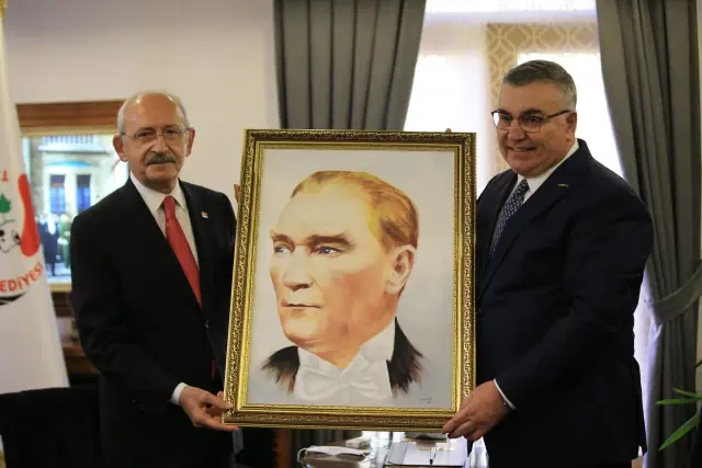 KIRKLARELİ - CHP Genel Başkanı Kılıçdaroğlu, Kırklareli'nde Atatürk Evi'ni ve Belediyeyi ziyaret etti
