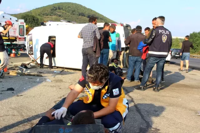 Son dakika haberi... Düzce TEM otoyolunda feci kaza: 8 yaralı