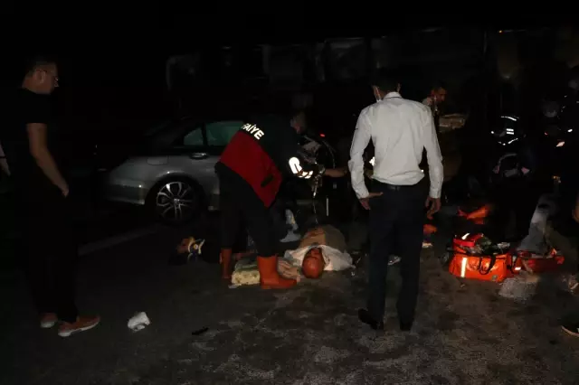 Edirne-İstanbul Otoyolu'nda meydana gelen zincirleme trafik kazasında 6 kişi yaralandı