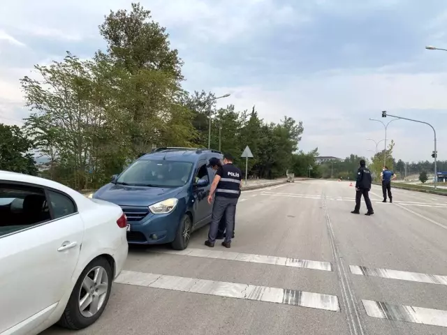 Osmaneli'nde asayiş ve trafik uygulaması yapıldı