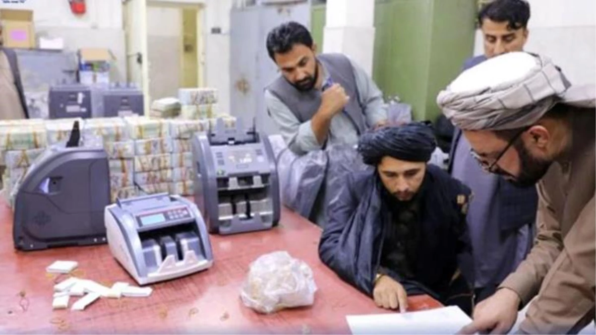 Eski Afgan yöneticilerin konutlarında milyonlarca dolar nakit ve külçe altın bulundu