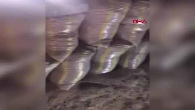 EVDE KAÇAK KAZI YAPARKEN YAKALANDILAR; 13 METRE DERİNE İNMİŞLER