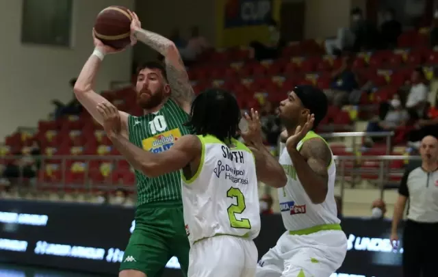 Frutti Extra Cup: Merkezefendi Belediyesi Basket: 64 Frutti Extra Bursaspor: 79