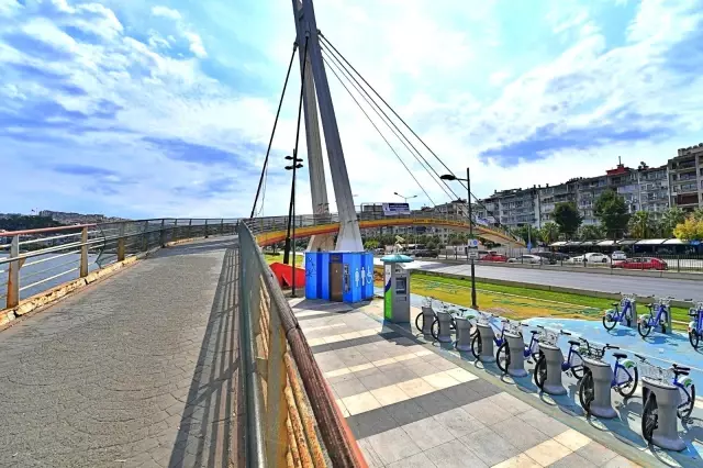Göztepe Şehit Kerem Oğuz Erbay Köprüsü yenileniyor