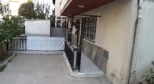 İzmir'de kolonyalı vahşet: Eşini ve bebeğini yaktı