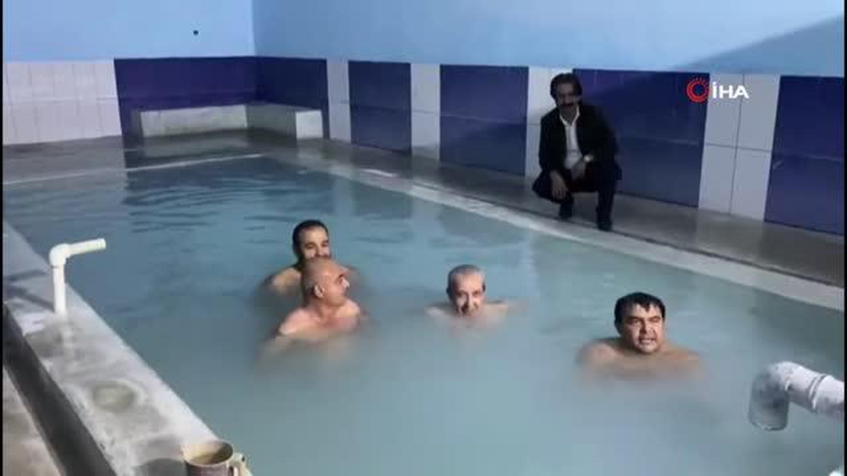Kaymakam Balcı, havuza girip vatandaşları kaplıcalara davet etti - Vimarsana News