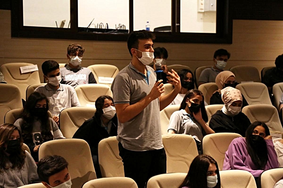 Liseliler sordu, Başkan Deniz Köken cevapladı - Vimarsana News