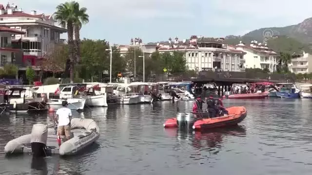 Marmaris'te dalgıçlar, derelerde temizlik yaptı