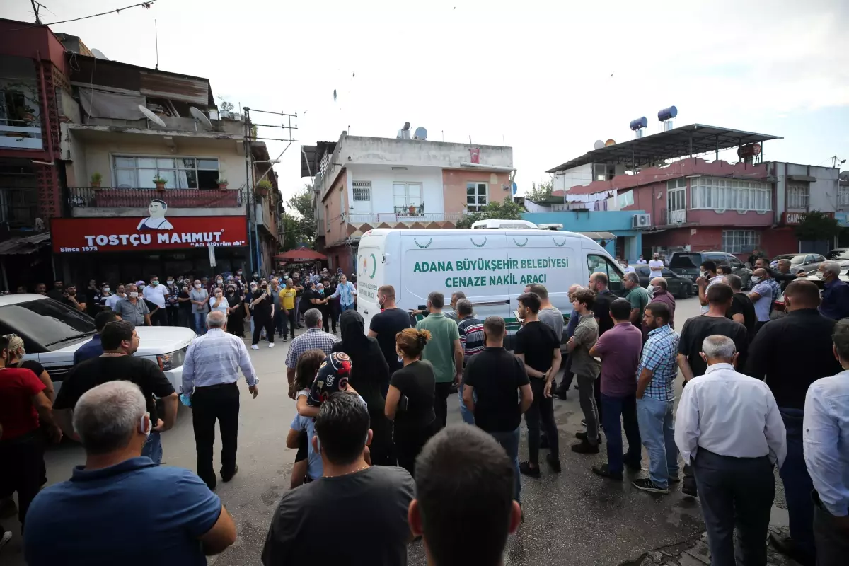 Tostçu Mahmut' olarak bilinen sosyal medya fenomeni Anıl Kurt son yolculuğuna uğurlandı