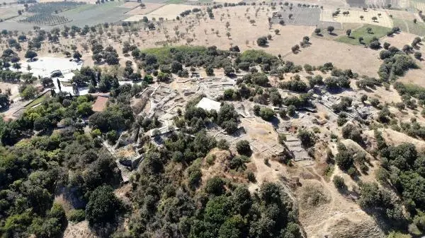 TROYA HAZİNELERİ, HİSARLIK TEPE'NİN 3 BİN KURUŞA KAMULAŞTIRILMASIYLA KURTULMUŞ