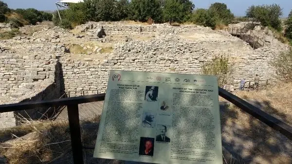 TROYA HAZİNELERİ, HİSARLIK TEPE'NİN 3 BİN KURUŞA KAMULAŞTIRILMASIYLA KURTULMUŞ