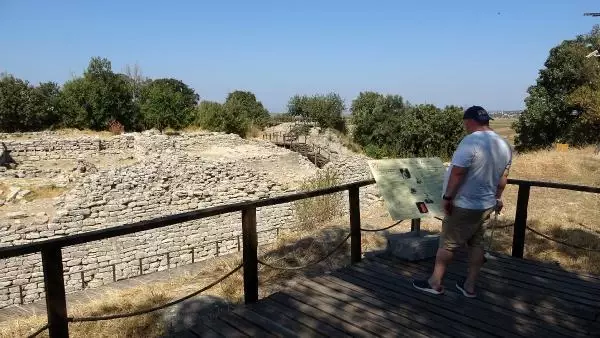 TROYA HAZİNELERİ, HİSARLIK TEPE'NİN 3 BİN KURUŞA KAMULAŞTIRILMASIYLA KURTULMUŞ