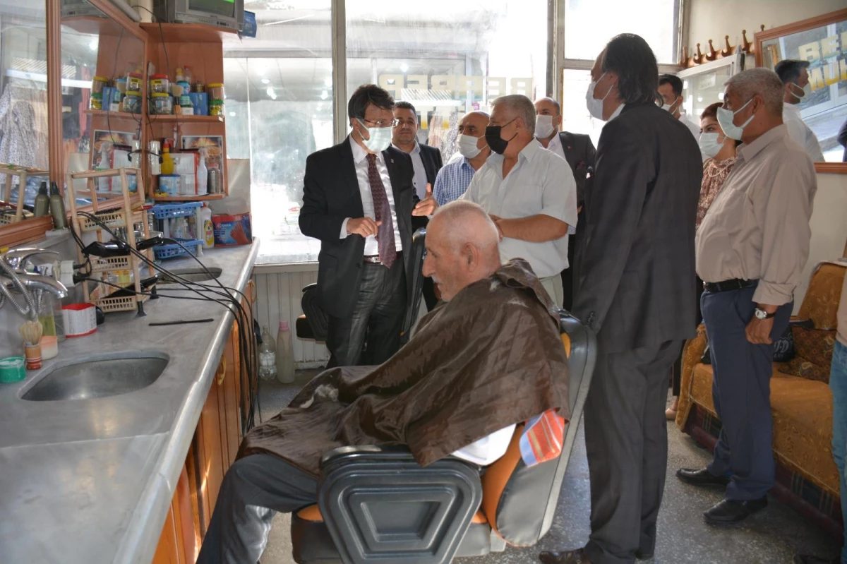 Van'da AK Parti İl Başkanı Türkmenoğlu, esnafı ziyaret etti