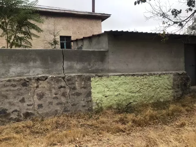 Yer altı sularındaki çekilme nedeniyle Konya'da dev yüzey yarığı oluştu