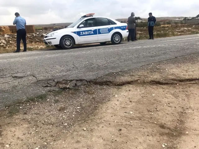 Yer altı sularındaki çekilme nedeniyle Konya'da dev yüzey yarığı oluştu