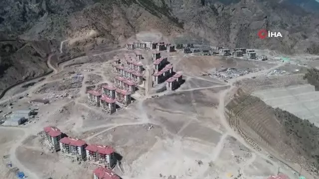 Yusufeli ilçe merkezinin taşınacağı yeni yerinde çalışmalar tüm hızıyla devam ediyor
